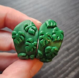 Green leaves clay hoop earrings